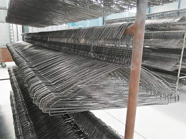 hanger is made by the hanger forming machine
