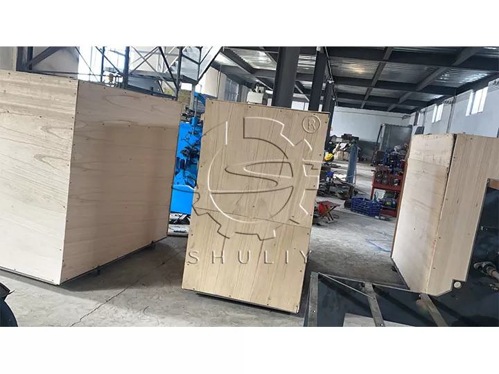 wooden case packing of the cloth hanger making machine 