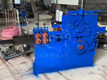 machine automatique de fabrication de cintres en fil