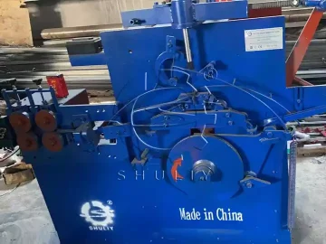 Machine à fabriquer des cintres